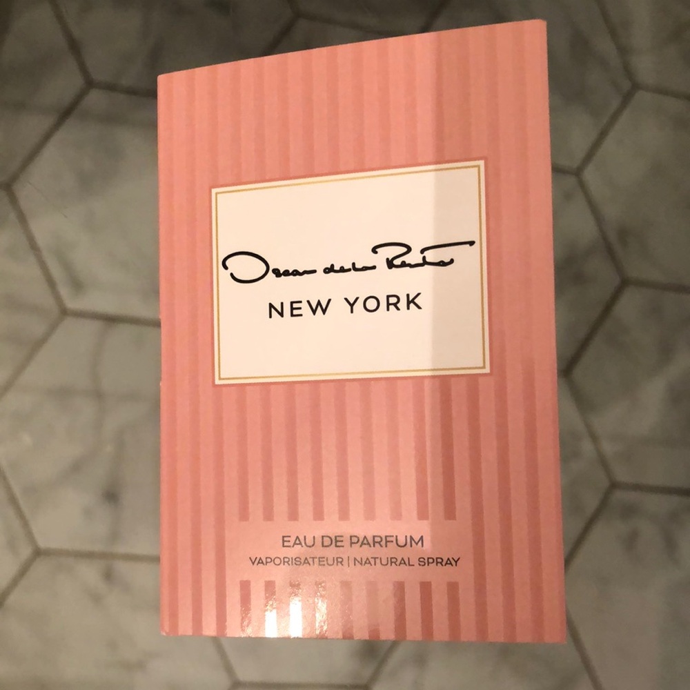 - Oscar de la Renta Pink Makeup Collection